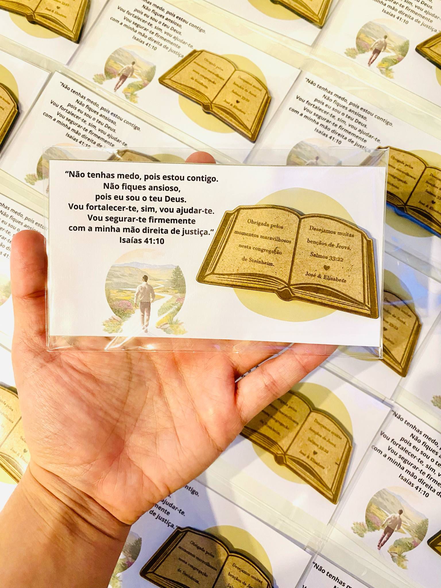 Lembrança Bíblia com íman